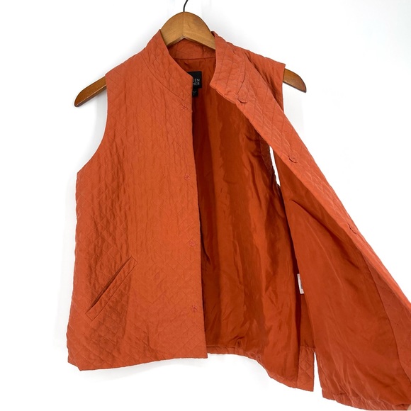 ✨Eileen Fisher Rust Orange 100% Silk Quilted Vest Small - Picture 11 of 16